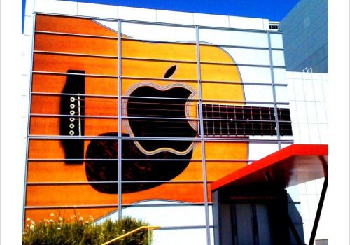 Day 242/365 - Apple guitar sign (Prepping for their September 1 event) (adapted) (Image by Anita Hart [CC BY-SA 2.0] via Flickr)