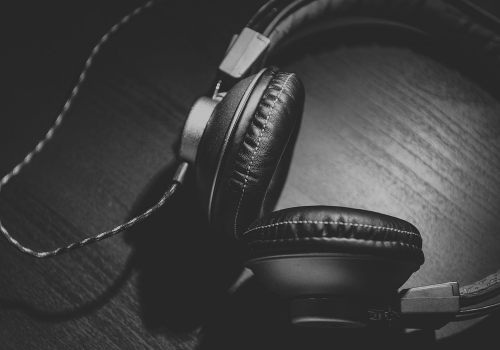 Headphone (Image by Unsplash (CC0 Public Domain) via Pixabay)