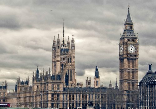 Westminster (adapted) (Image by Hernán Piñera [CC BY-SA 2.0] via flickr)