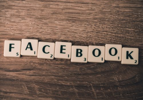 facebook(image by FirmBee[CC0 Public Domain] via Pixabay)