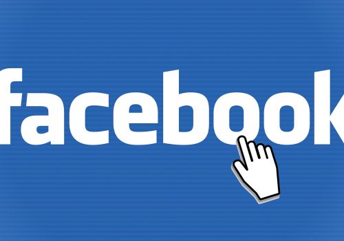 facebook (Image by Simon [CC0 Public Domain] via Pixabay)