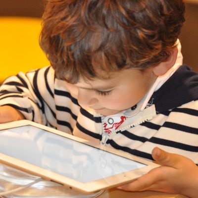Kind, Kinder, Tablet, Smartphone, Internet, Social Media