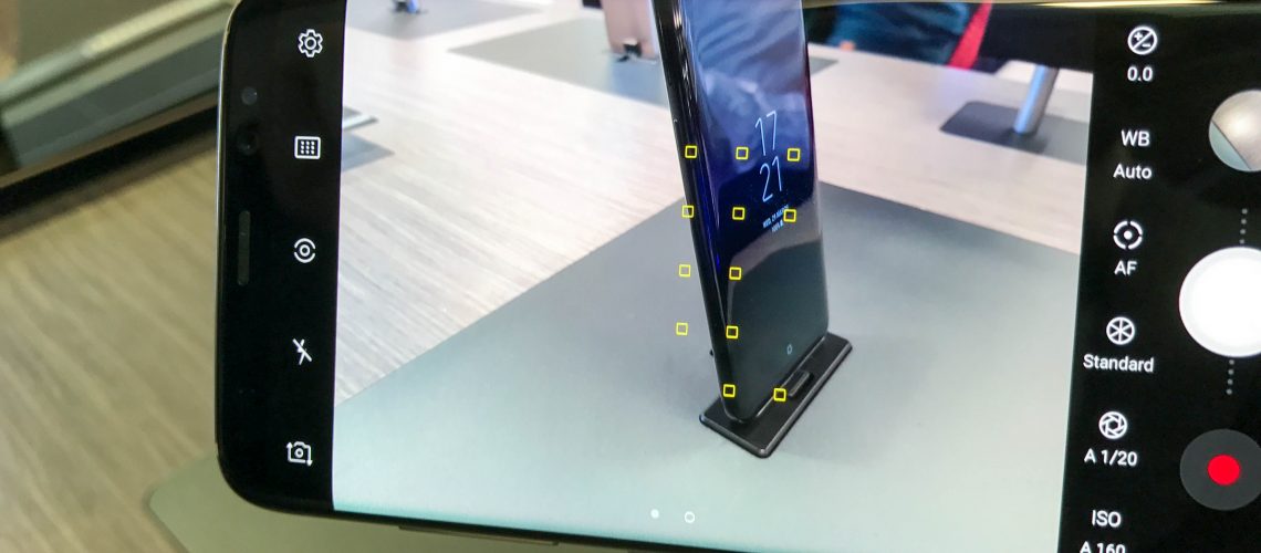Samsung Galaxy S8 Plus Test Androidpiloten (adapted) (Image by Anton Knoblach and Julia Froolyks)