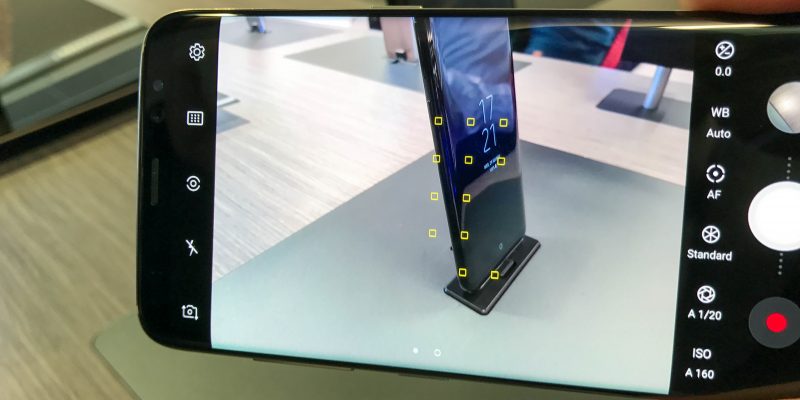 Samsung Galaxy S8 Plus Test Androidpiloten (adapted) (Image by Anton Knoblach and Julia Froolyks)