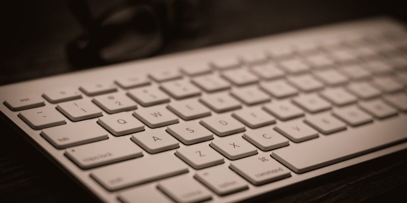 Apple (adapted) (Image by Pexels [CC0 Public Domain] via Pixabay)