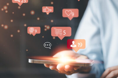 Social-Bots, überfluten Smartphone mit Likes, Follows und Messages - Titelbild.